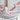 Baskets blanches décorées avec motifs imprimés en DTF – personnalisation textile pour chaussures